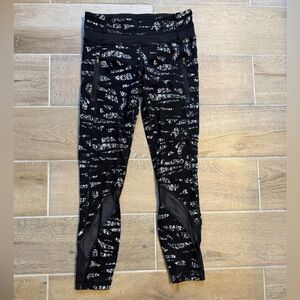 Lululemon Black/White 21” Cropped Leggings Sz 4